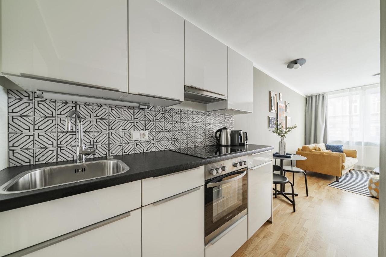 Urbm Pulse Aparthotel Wina Bagian luar foto
