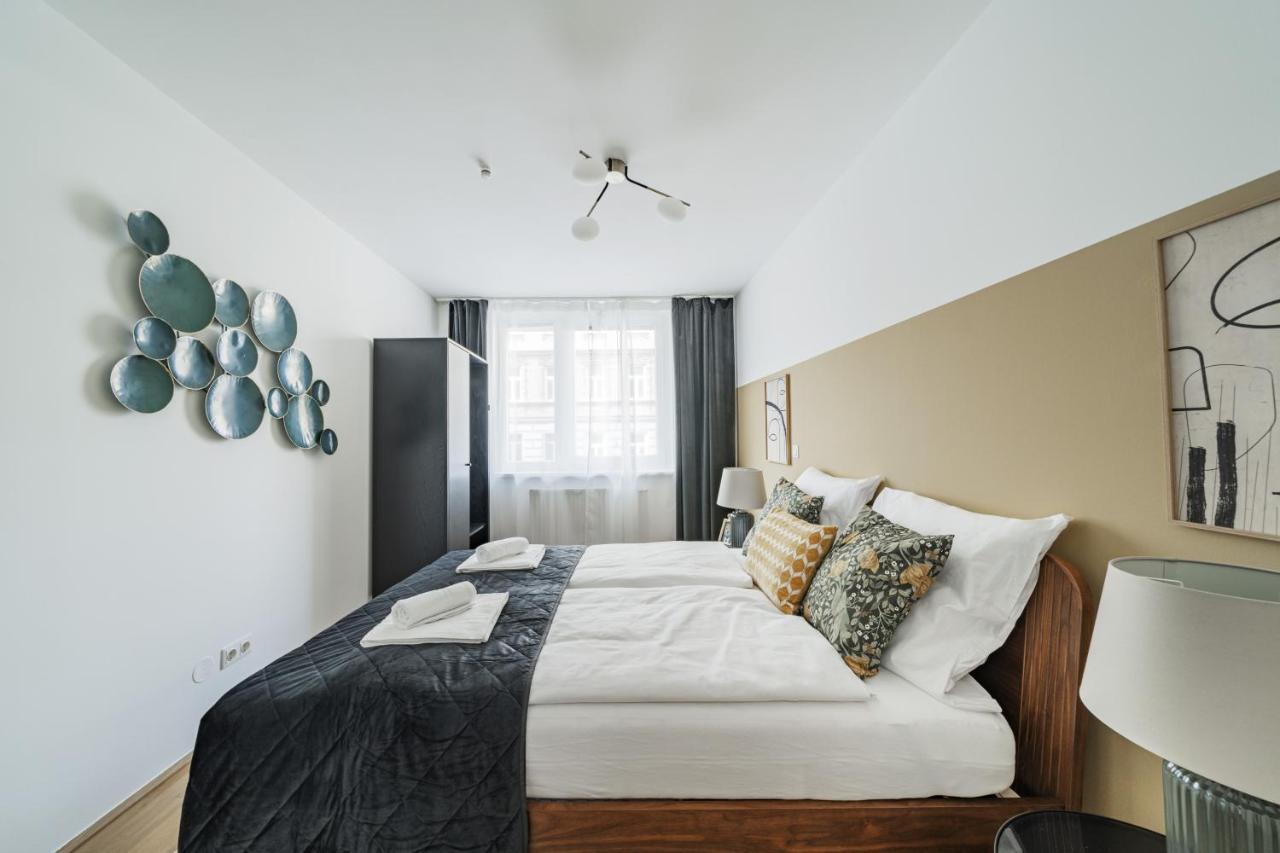 Urbm Pulse Aparthotel Wina Bagian luar foto