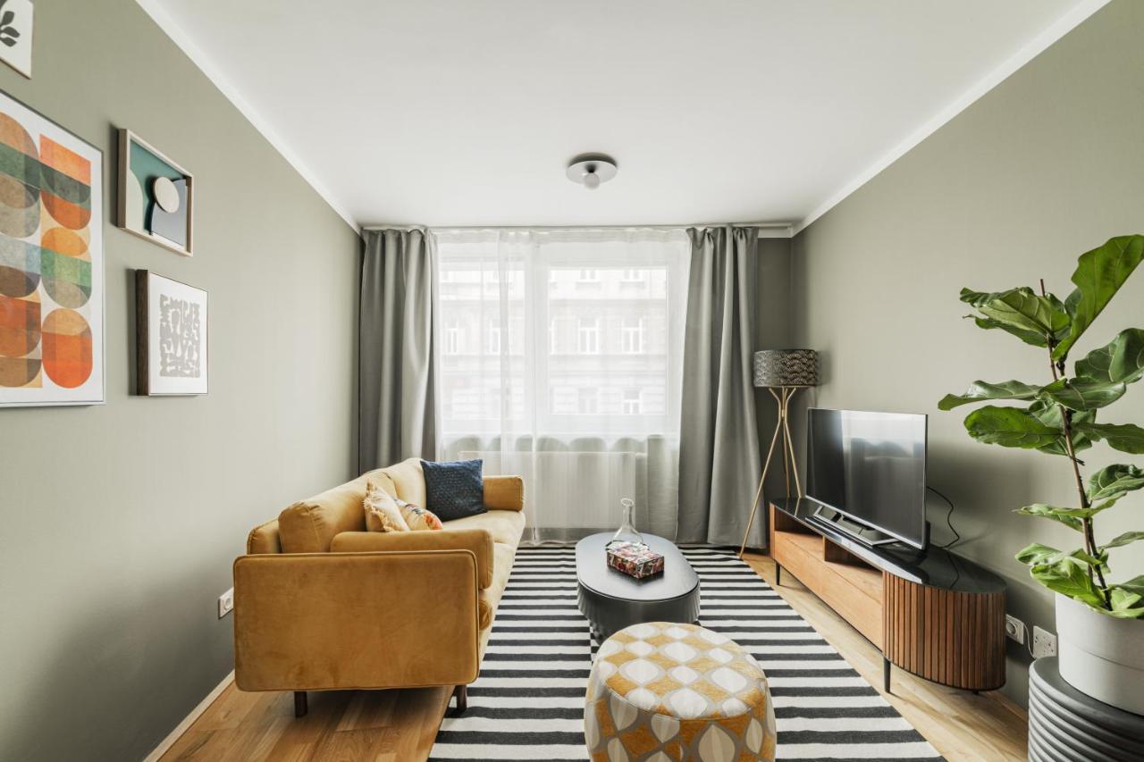 Urbm Pulse Aparthotel Wina Bagian luar foto
