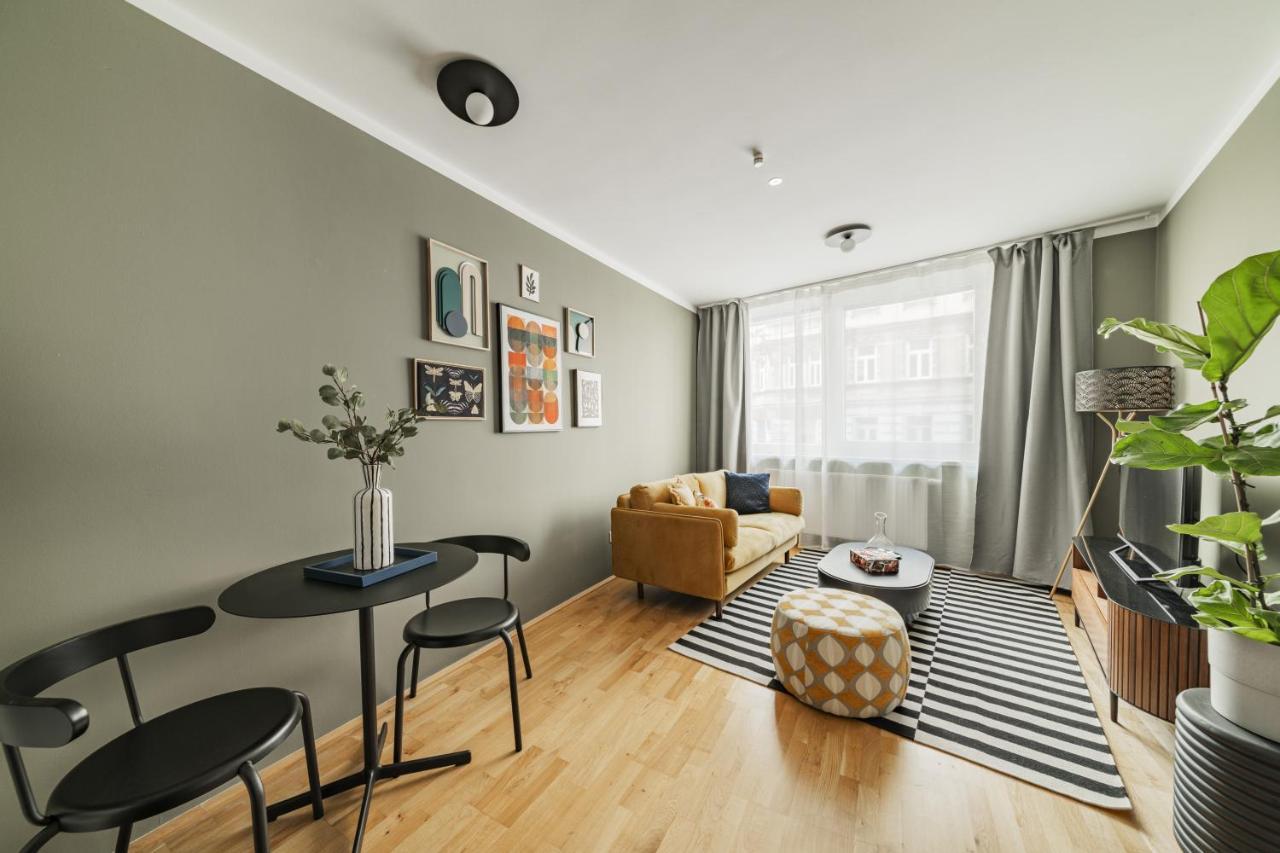 Urbm Pulse Aparthotel Wina Bagian luar foto