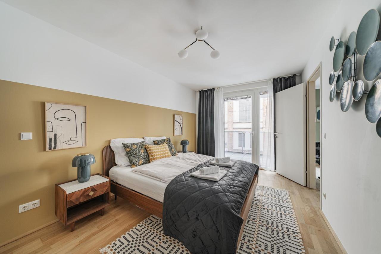 Urbm Pulse Aparthotel Wina Bagian luar foto