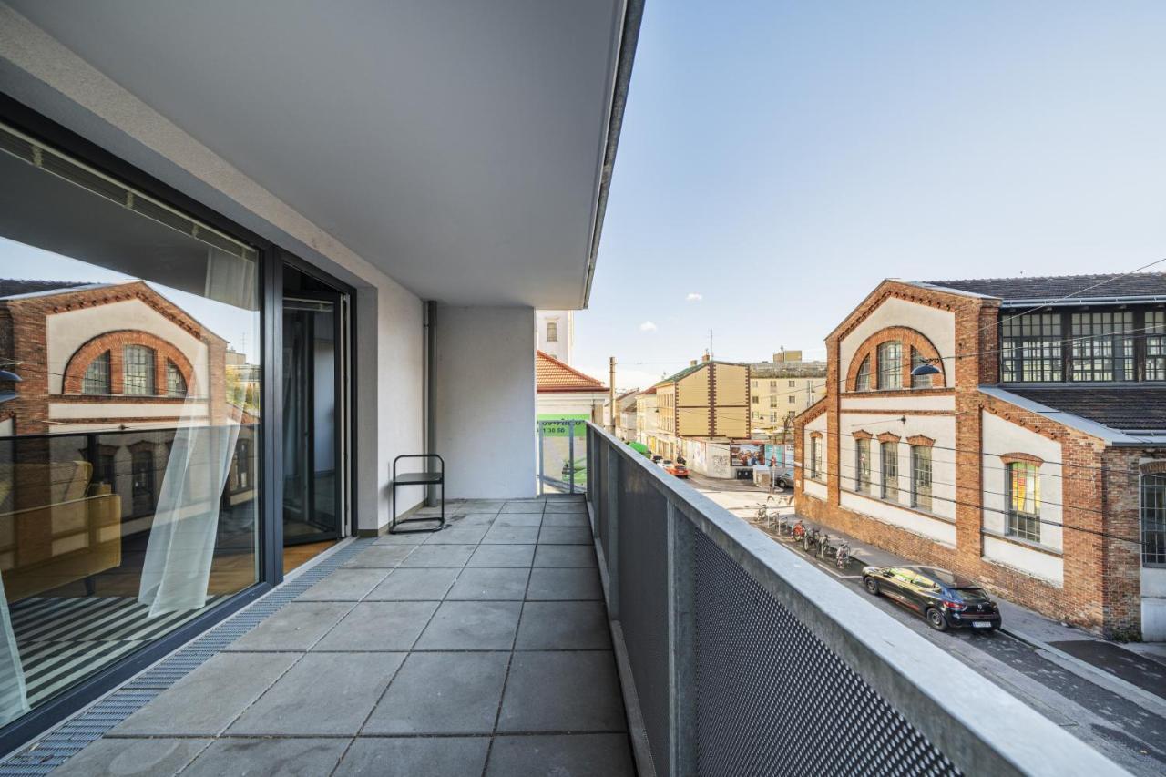 Urbm Pulse Aparthotel Wina Bagian luar foto