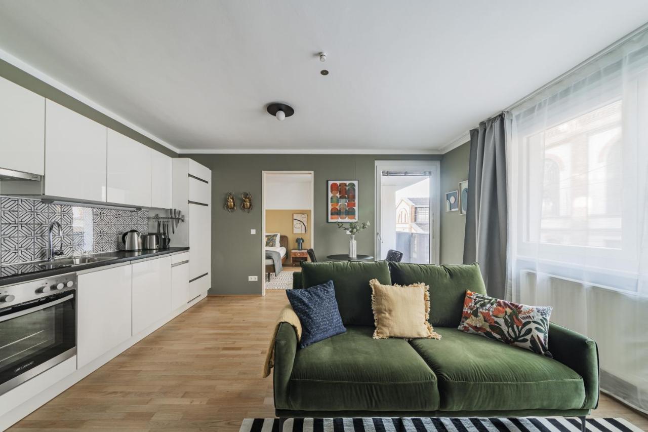 Urbm Pulse Aparthotel Wina Bagian luar foto