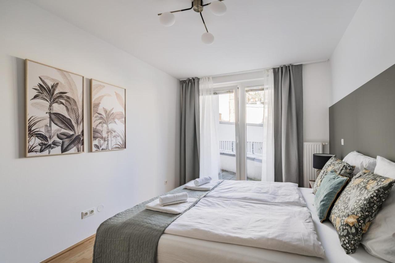 Urbm Pulse Aparthotel Wina Bagian luar foto